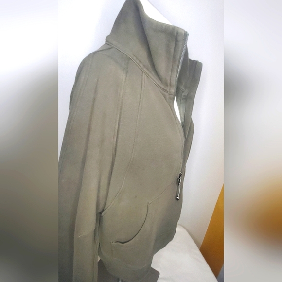Lululemon Size XS/S Scuba Fleece Green Olive Color-Cropped Half Zip-Up - Picture 5 of 13